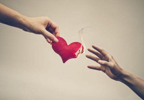 妻子买的车登记在丈夫名下离婚时如何分割